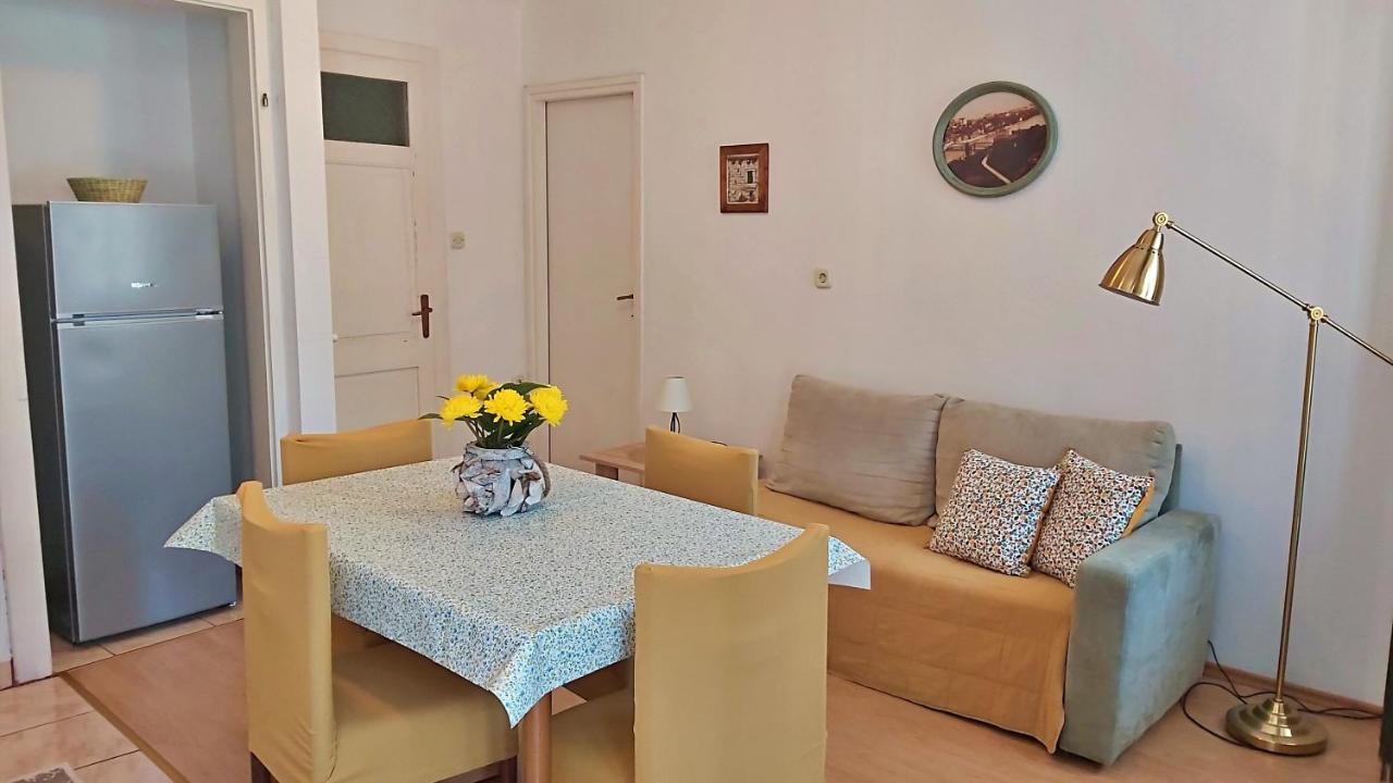 Apartment Mandic Омиш Экстерьер фото