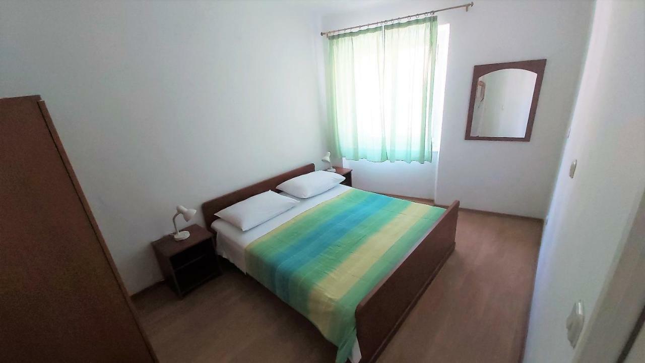 Apartment Mandic Омиш Экстерьер фото