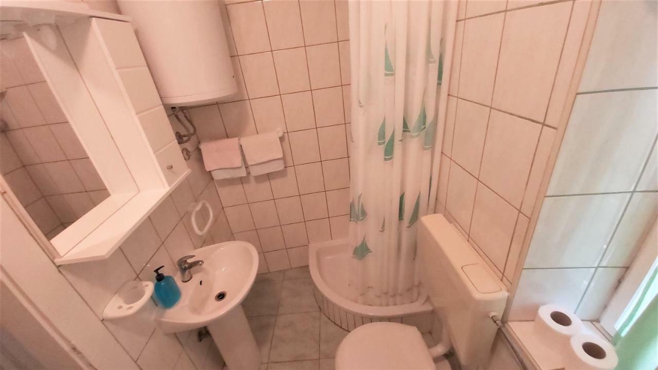 Apartment Mandic Омиш Экстерьер фото