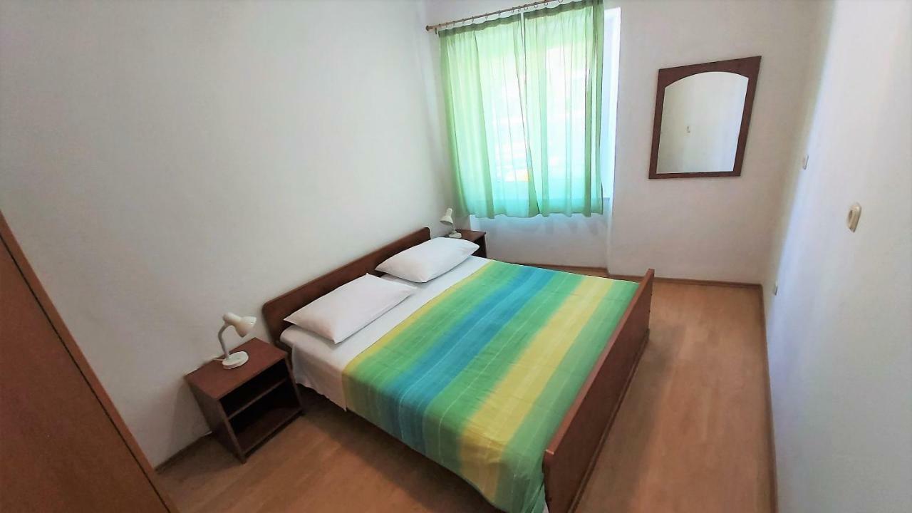 Apartment Mandic Омиш Экстерьер фото